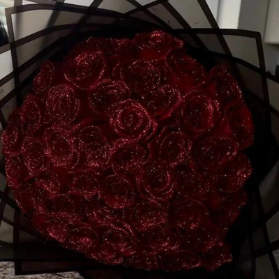 Eternal Glitter Roses – A Timeless Gift of Elegance and Sparkle